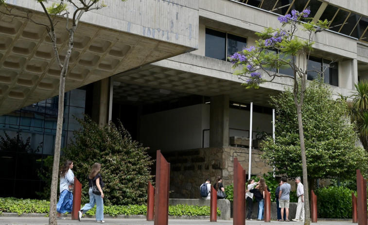 Profesionales de la Escuela de Arquitectura Técnica denuncian su exclusión académica en la UDC