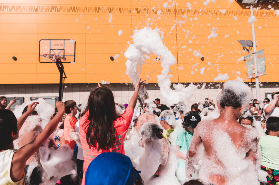 Marineda City celebra el verano con fiestas de la espuma, música y actividades para niños
