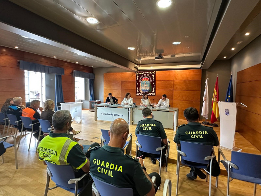 Barral apremia a los cuerpos de seguridad a incrementar las acciones contra el "trapicheo" en Betanzos