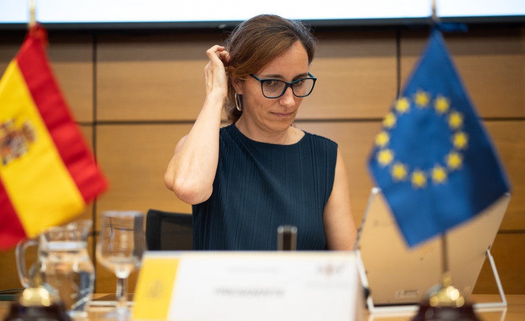 Mónica García a las comunidades que cumplen la ley del aborto: 