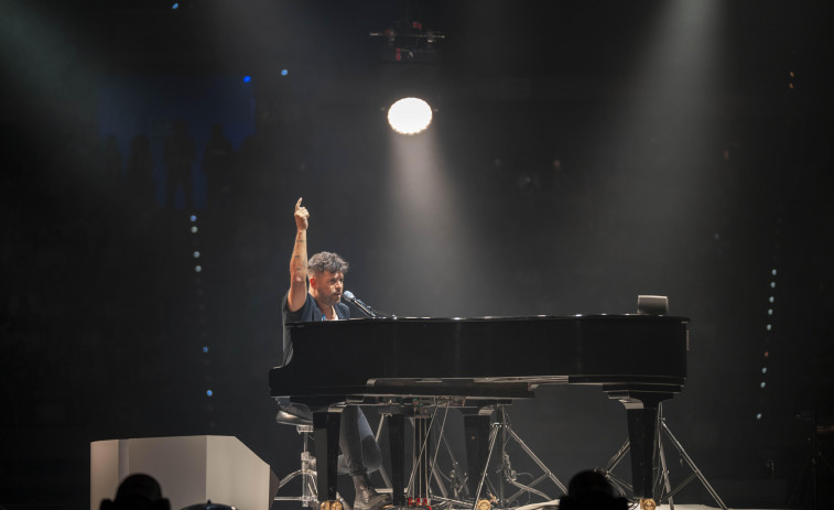 Pablo López emociona en el Coliseum desde todos los ángulos