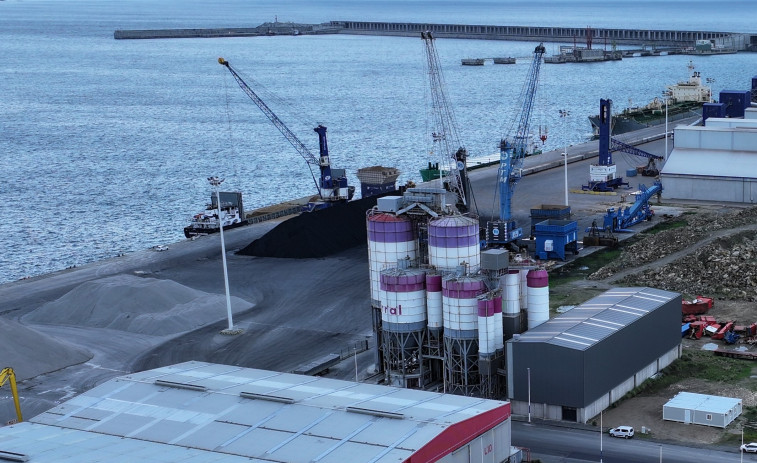 Cementos Carral amplía su concesión en el puerto exterior de A Coruña con la construcción de cuatro nuevos silos