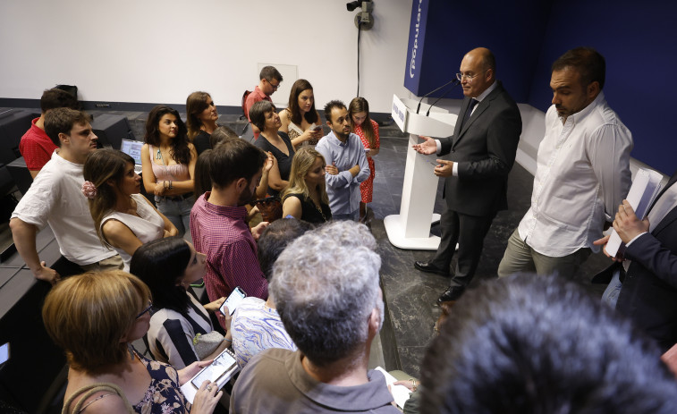 Tellado recalca que el compromiso de Feijóo es gobernar en solitario y cierra la puerta a una coalición con Vox