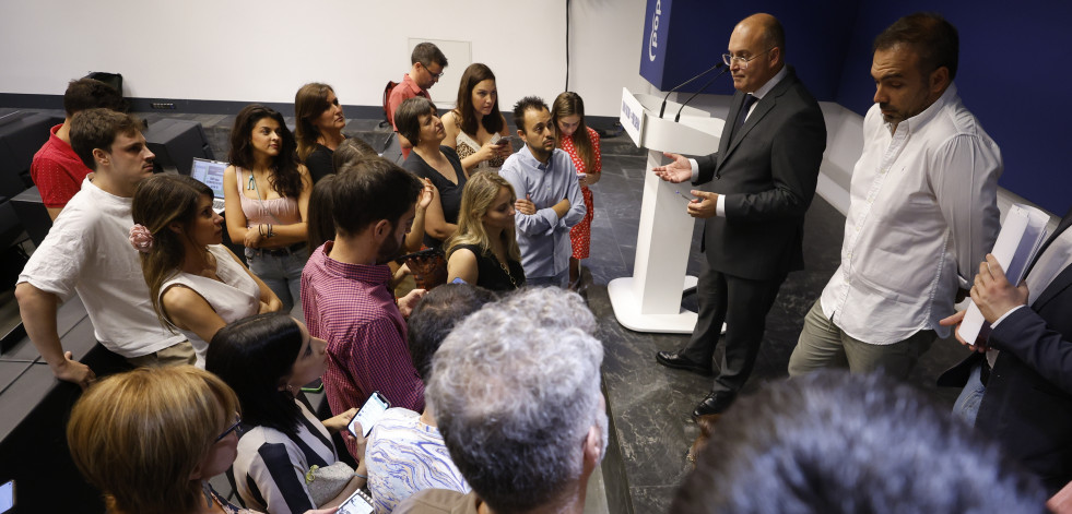 Tellado recalca que el compromiso de Feijóo es gobernar en solitario y cierra la puerta a una coalición con Vox