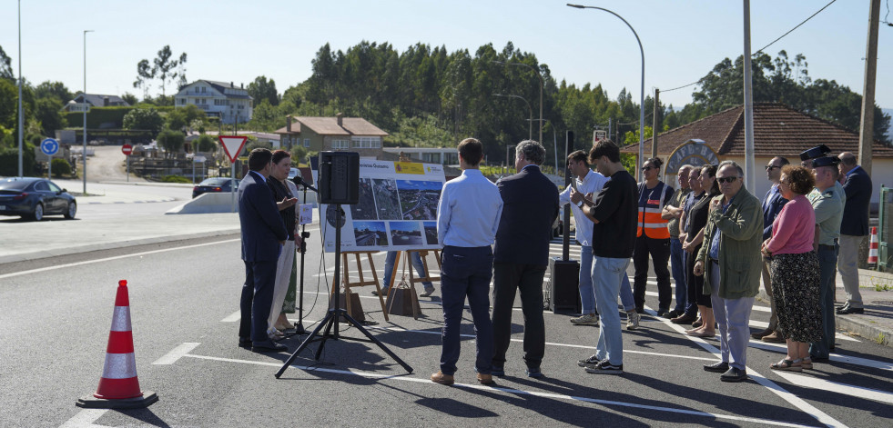 Vecinos de Guísamo denuncian la peligrosidad de las vías de servicio de la nueva glorieta de la N-VI
