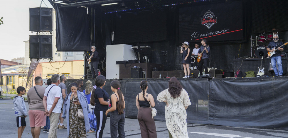 Los vecinos de Monte Martelo celebran el éxito de sus primeras grandes fiestas de barrio