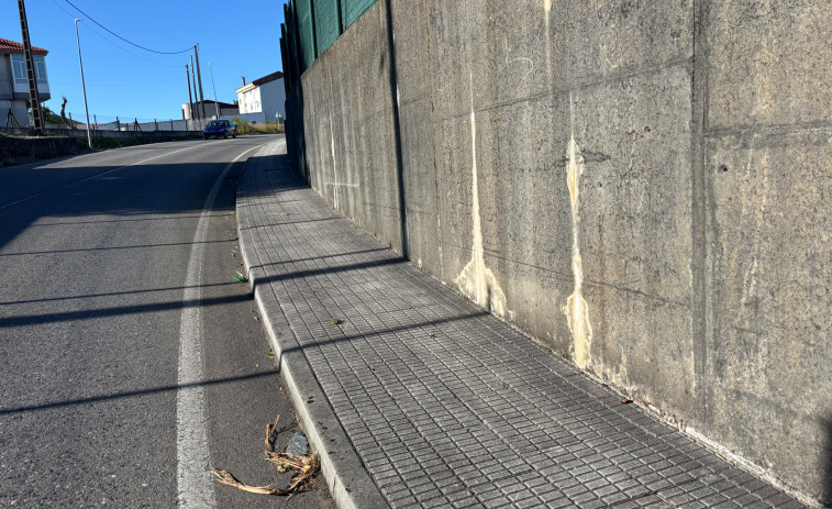 Curtis reclama de nuevo al Adif una solución segura para el paso peatonal de Teixeiro