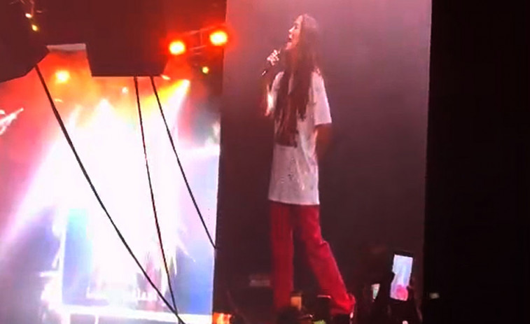 Alanis Morissette se mete en el bolsillo a un Coliseum desatado por la nostalgia