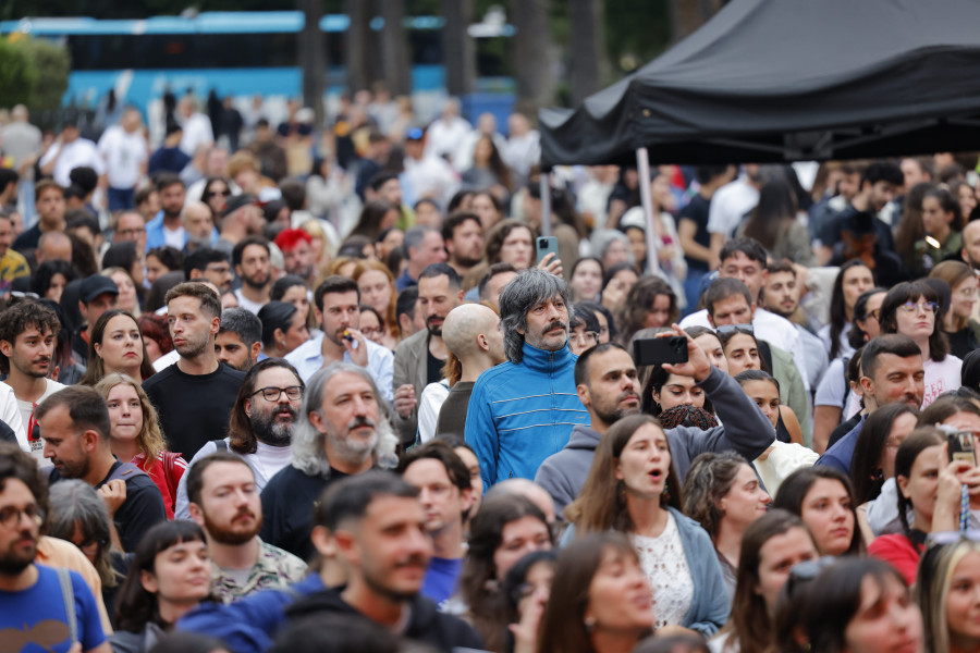 Jimena Amarillo, Nia, Merche y DJ90: los coruñeses se rinden al pop en el Atlantic Pride 2025