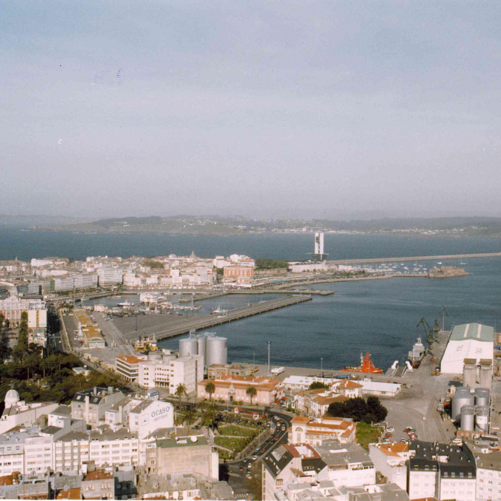 Puerto de A Coruña: la rampa ro-ro para los ferris cumple 50 años