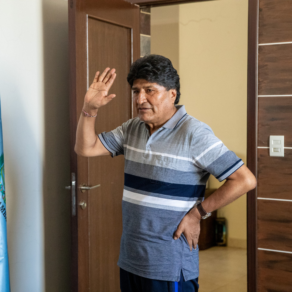 Dos mil personas con estacas, escudos y lanzas protegen el último fortín de Evo Morales