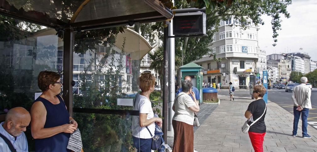 Hace 25 años | Las paradas de bus tendrán paneles con información en tiempo real