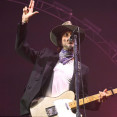 Leiva, durante su concierto de anoche en el muelle de Batería  pedro puig