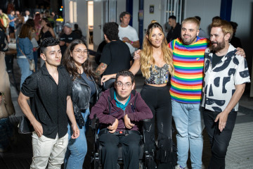 CTSO  Cuatro fans se encuentran con Edurne de la mano de Coruña The Style Outlets en el Atlantic Pride