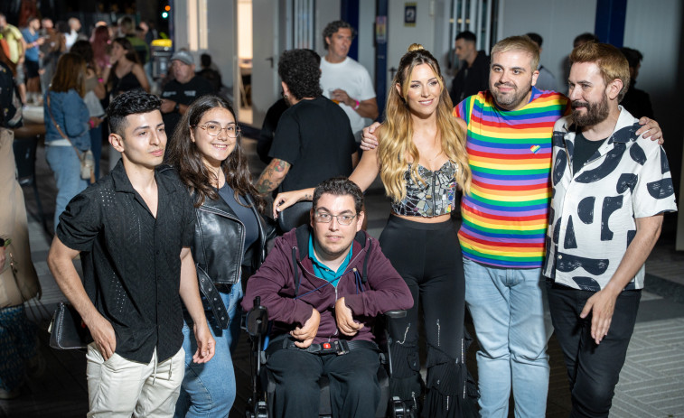 Cuatro fans se encuentran con Edurne de la mano de Coruña The Style Outlets en el Atlantic Pride