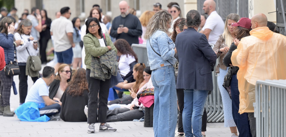 Colas de más de medio kilómetro para acceder al concierto de Marc Anthony en A Coruña