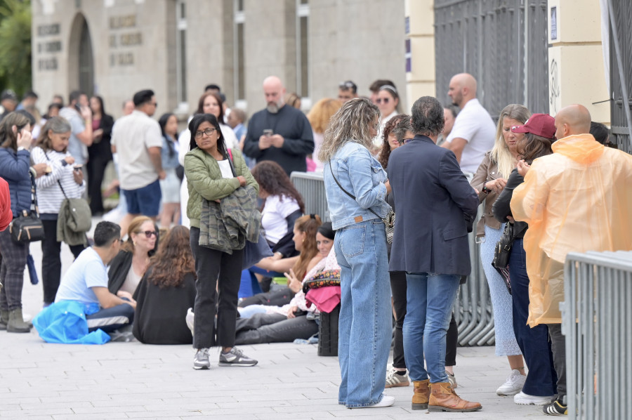 Colas de más de medio kilómetro para acceder al concierto de Marc Anthony en A Coruña