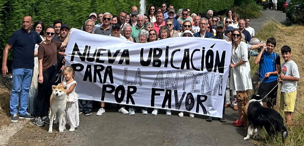 Vecinos de Bergondo se movilizan contra la colocación delante de sus casas de una antena de telefonía 5G