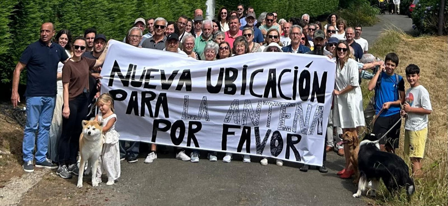 Vecinos de Bergondo se movilizan contra la colocación delante de sus casas de una antena de telefonía 5G