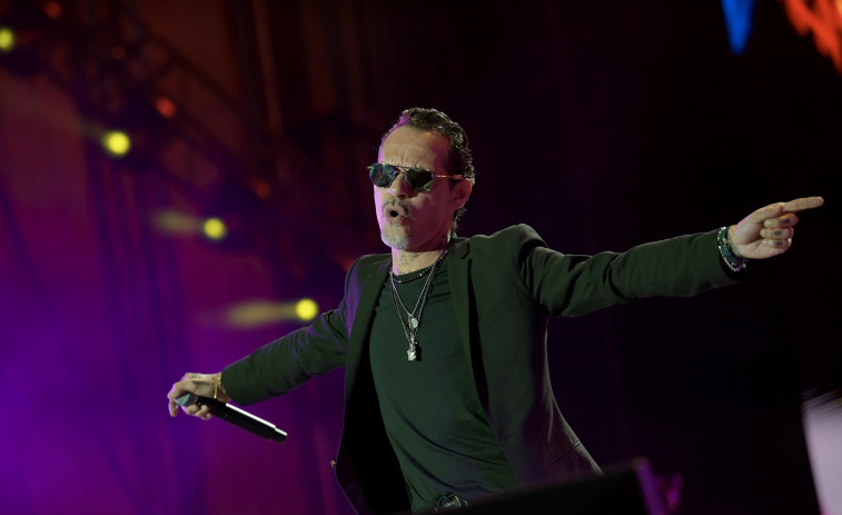 ¿Valió la pena? El bizarro concierto de Marc Anthony en un muelle de Batería abarrotado