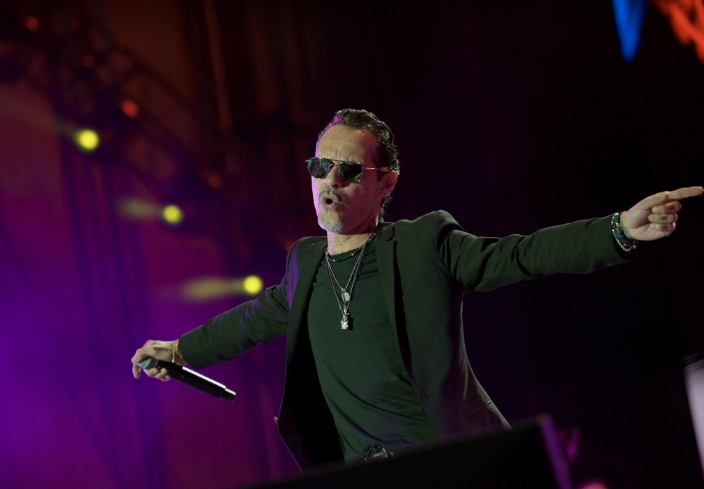 ¿Valió la pena? El bizarro concierto de Marc Anthony en un muelle de Batería abarrotado