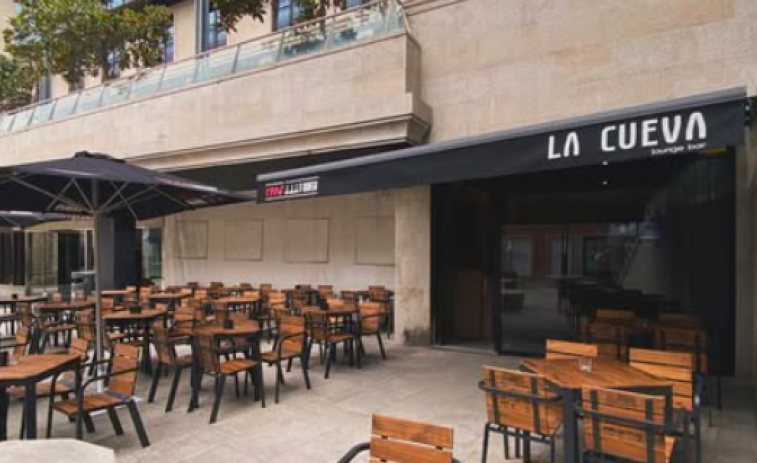 La Cueva: café con mimo, pinchos generosos y espíritu de bar de siempre en la Plaza del Papagayo
