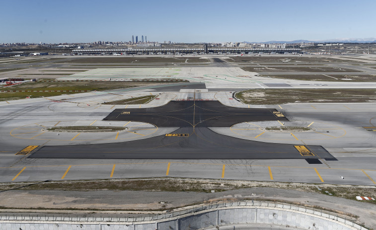 Retrasado el aterrizaje de un vuelo de A Coruña por la presencia de una persona en una pista en Barajas