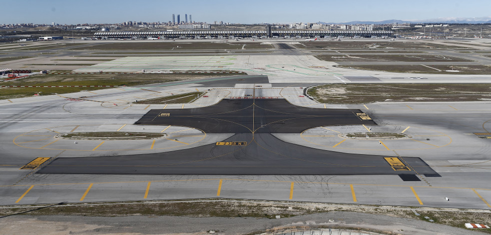 Retrasado el aterrizaje de un vuelo de A Coruña por la presencia de una persona en una pista en Barajas