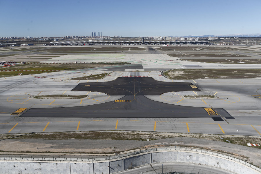 Retrasado el aterrizaje de un vuelo de A Coruña por la presencia de una persona en una pista en Barajas