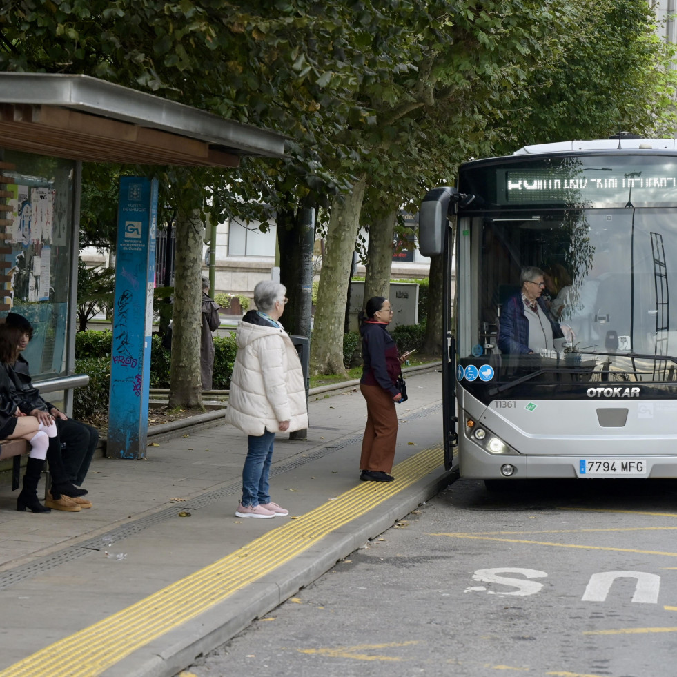 García Seoane considera inútil para los oleirenses el refuerzo de líneas de bus a las playas