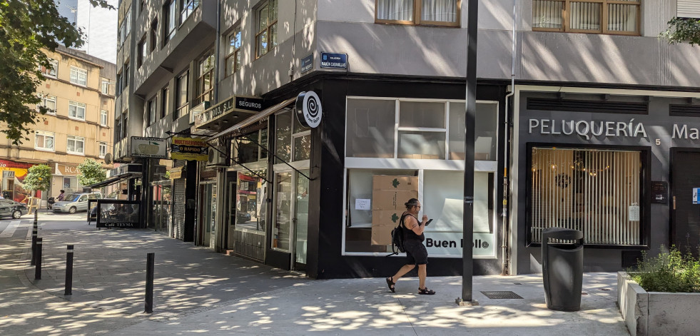 ¿Robo o vandalismo?: la pastelería Buen Rollo de Os Mallos amanece con un cristal roto