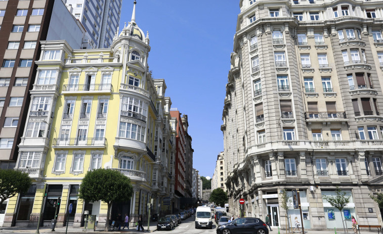 Vivir en una joya arquitectónica de A Coruña, la Casa Barrié, por 65 euros