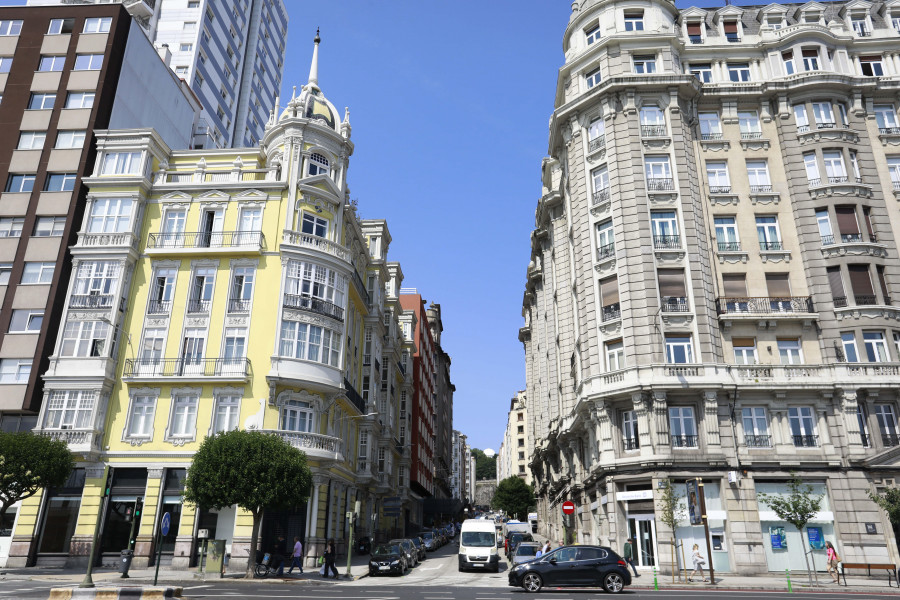 Vivir en una joya arquitectónica de A Coruña, la Casa Barrié, por 65 euros