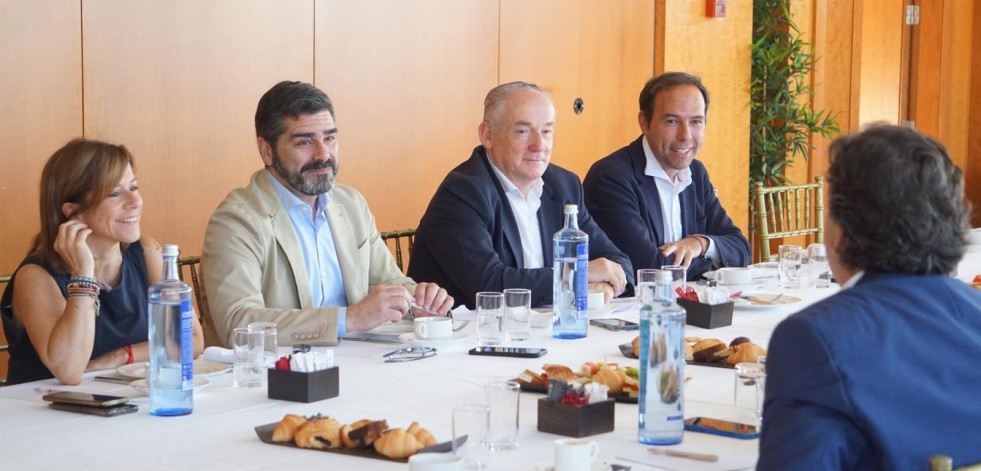 El PP escucha al sector turístico y denuncia la imposición de la tasa turística