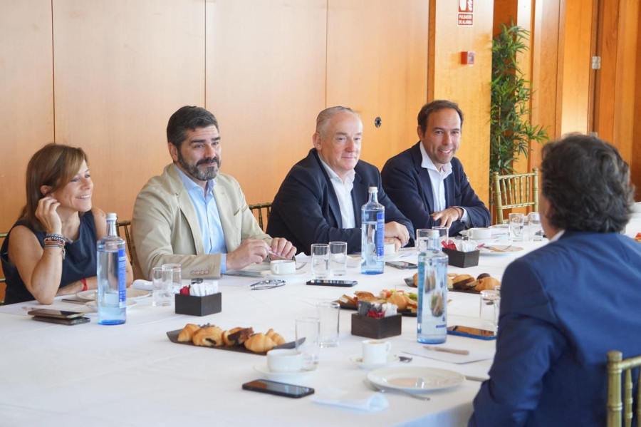 El PP escucha al sector turístico y denuncia la imposición de la tasa turística