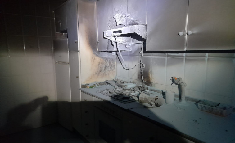 Tres personas intoxicadas en Bergondo tras arder una cocina