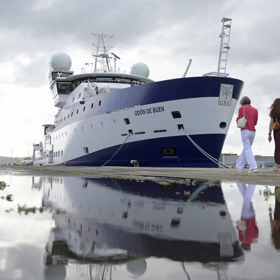 Así es el 'Odón de Buen', el barco que ha llegado a A Coruña y que estudia los fondos marinos