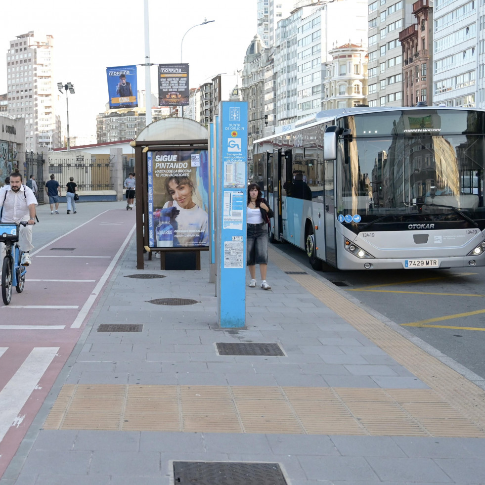 Nuevo atropello de un joven usuario de BiciCoruña a una transeúnte