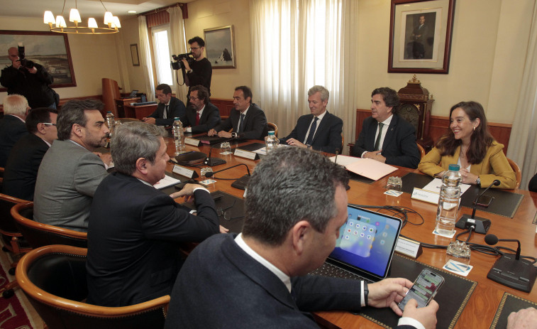 El concurso para el plan rector del puerto de A Coruña estará listo en un año