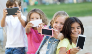 Utilizar un smartphone durante la infancia deteriora el bienestar psicológico en la juventud