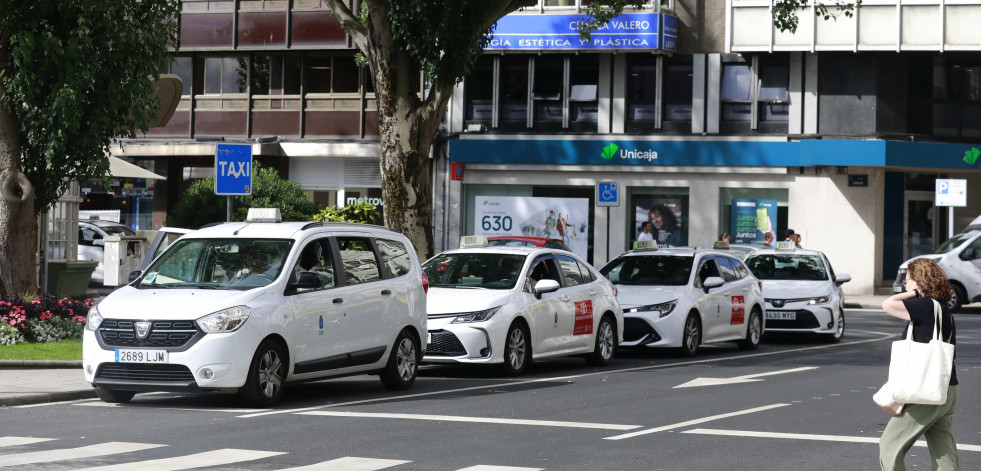 Cómo sólo 522 taxis de A Coruña darán servicio a decenas de miles de festivaleros y verbeneros