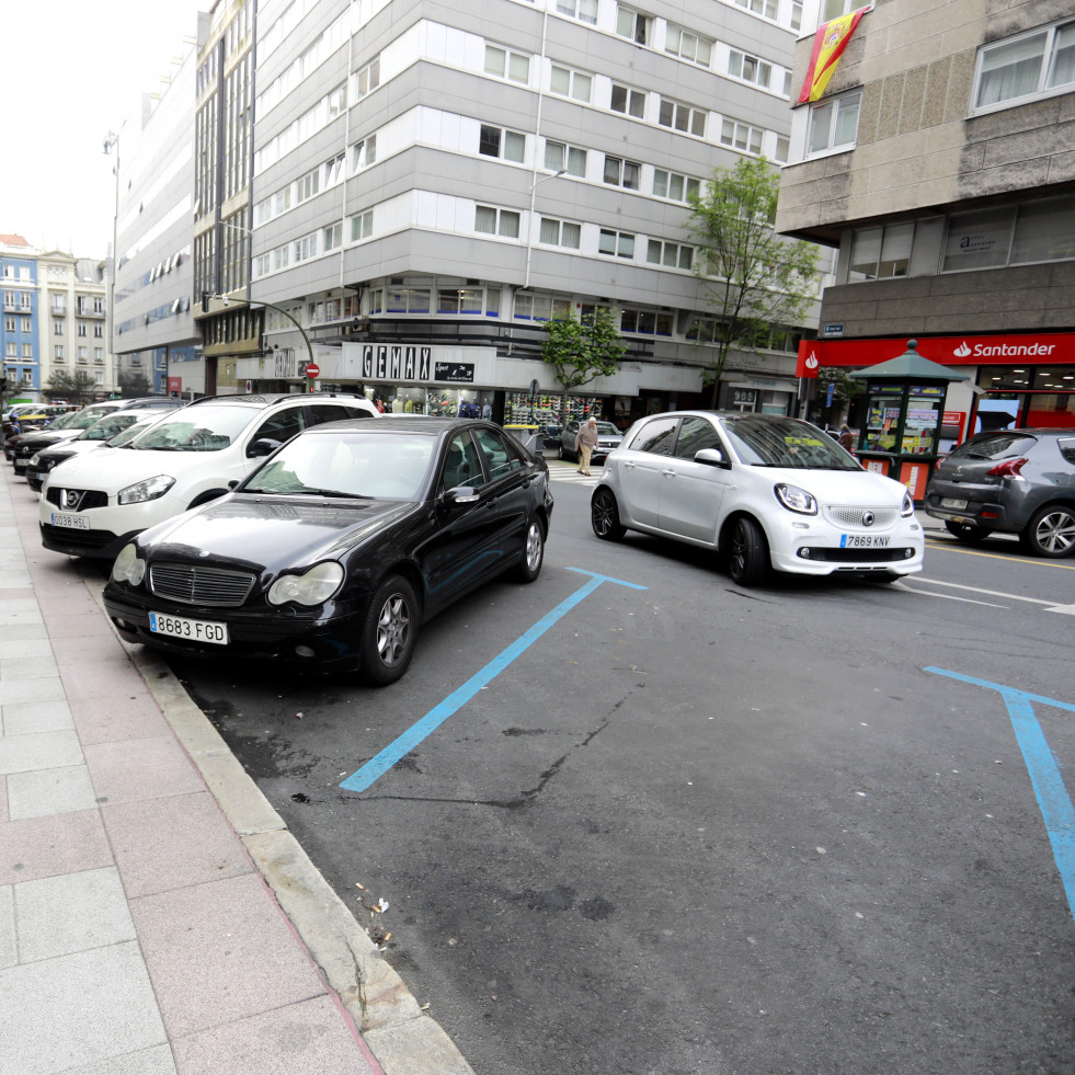 Un estudio señala  que A Coruña es la ciudad gallega en la que más se tarda en hallar aparcamiento