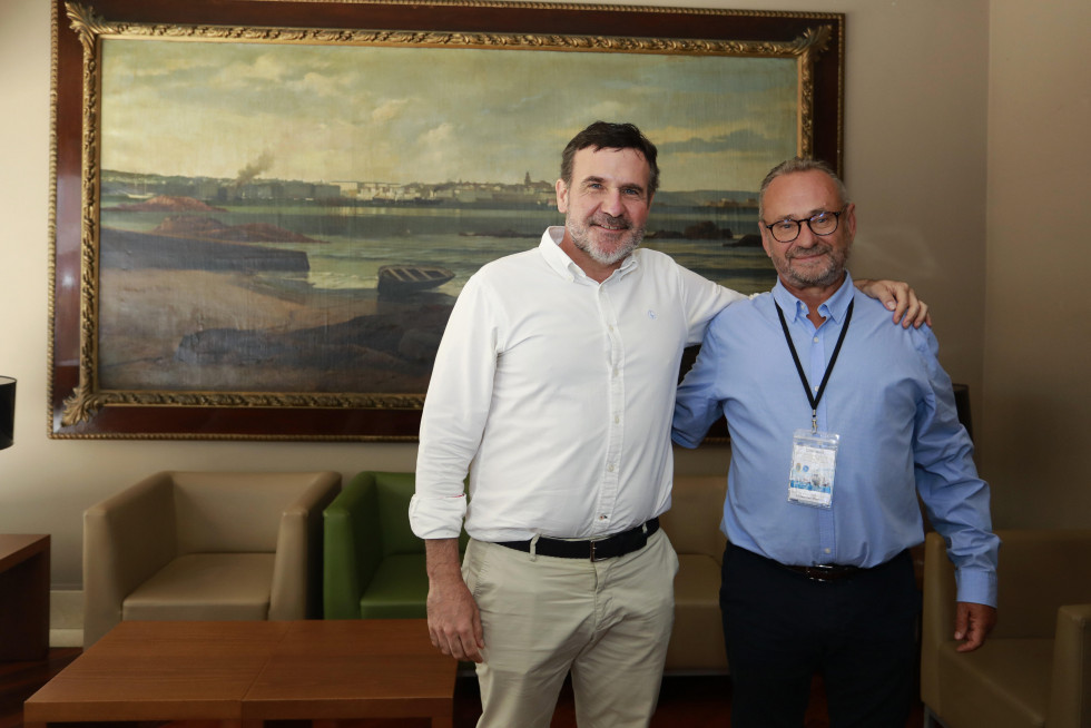 Rafael Codes y Luis Gorrochategui, ayer, en el Sporting Club Casino  patricia g. fraga