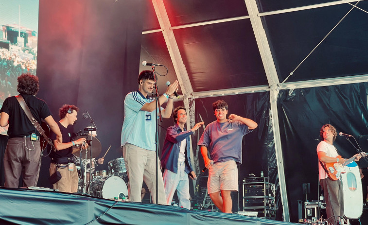 Sorpresa en el Morriña Fest: el coruñés Íñigo Quintero se sube al escenario con Hey Kid