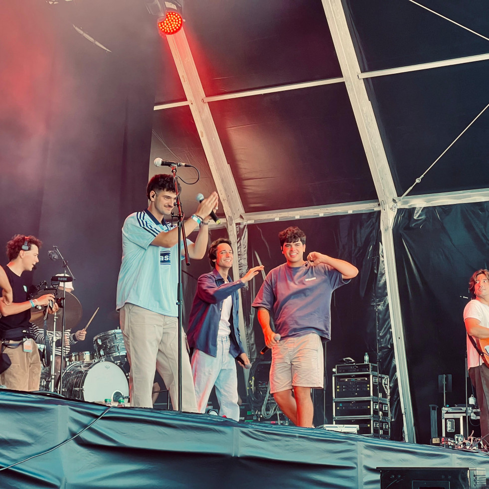 Sorpresa en el Morriña Fest: el coruñés Íñigo Quintero se sube al escenario con Hey Kid