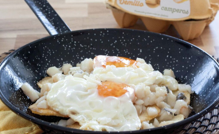 Huevos Demillo rinde homenaje a los abuelos con humor, cocina y tradición en A Coruña