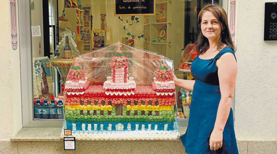El dulce homenaje de Laura Rodríguez al palacio de María Pita