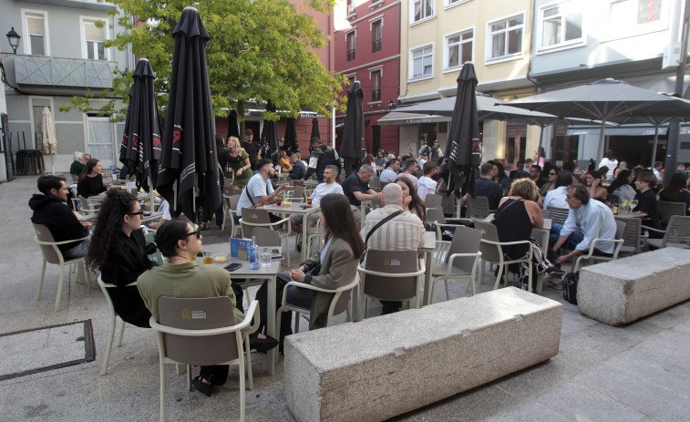 Los hosteleros de las zonas de moda en A Coruña tiemblan ante una posible nueva norma