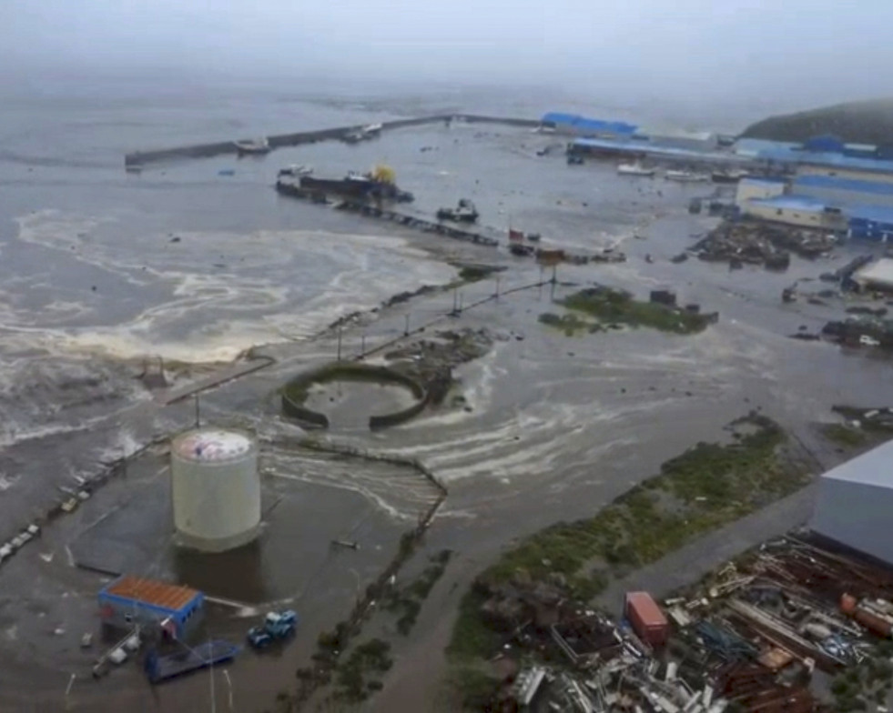 SEVERO-KURILSK (Russian Federation), 30/07/2025.- A still image taken from a handout video provided by the Geophysical Center of the Russian Academy of Sciences shows a flooded area in Severo-Kurilsk,