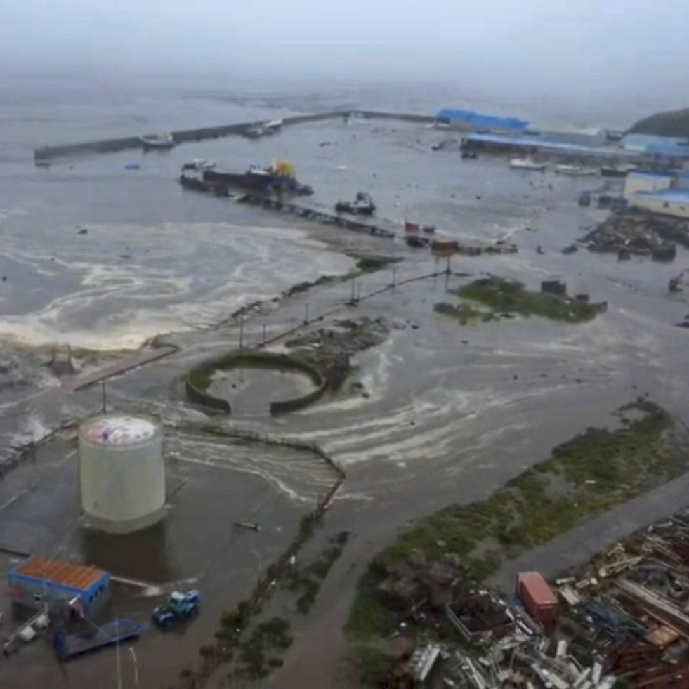 Alerta de tsunami en todo el Pacífico por un fuerte terremoto de 8,8 grados
